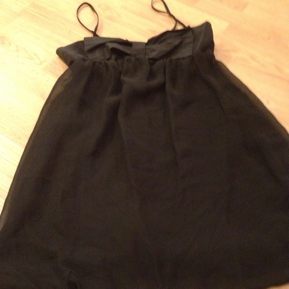 Adorable black party dress!
