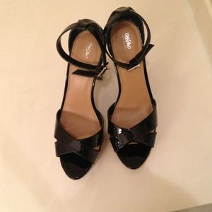 **Reduced** Black patent strap heel 5 in heel