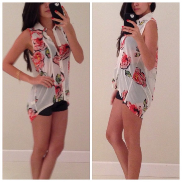 SOLDinBUNDLE Sleeveless Floral High Low Blouse S - Picture 2 of 2