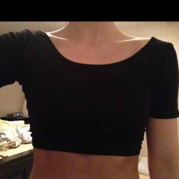 Black brandy melville crop shirt