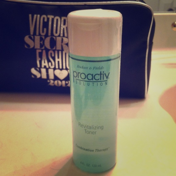 Proactiv Revitalizing Toner
