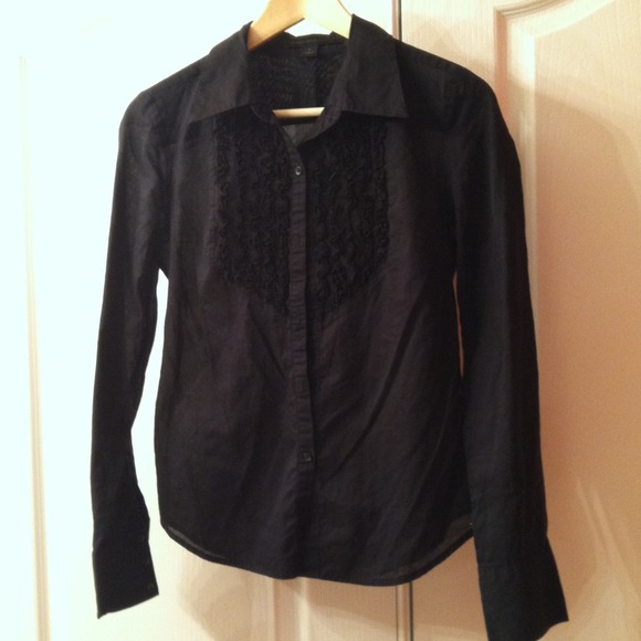Black shirt