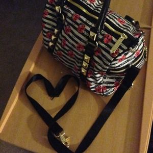 Betsey Johnson handbag🐞