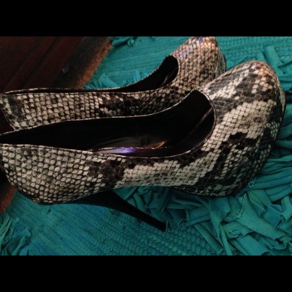 Snake skin stylish heels