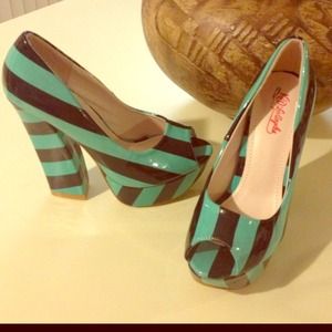 BRAND NEW! Pumps VERY CUTE
