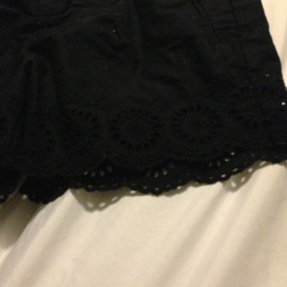 Black converse shorts - Picture 3 of 3