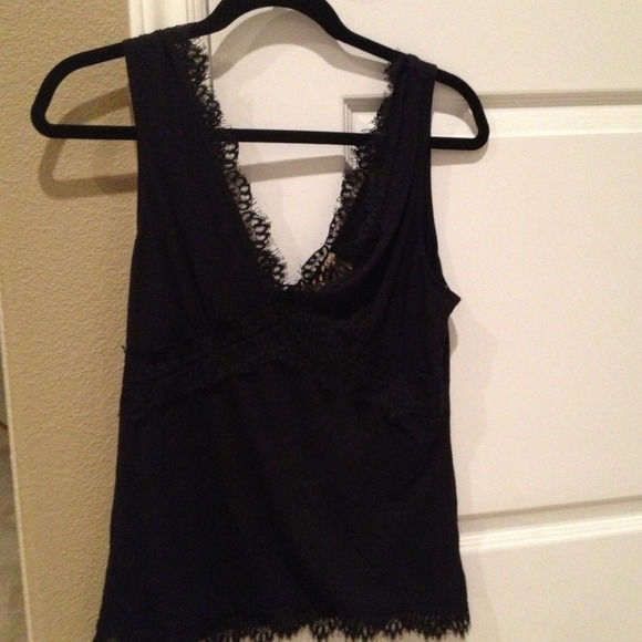 Paige top w/lace detail