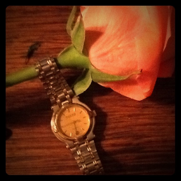 ON HOLD for Jen Authentic GUCCI watch - Reduced!