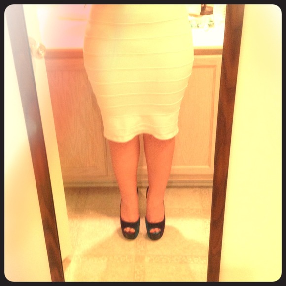 BUNDLE FOR KAT WHITE & BLACK BEBE SKIRTS