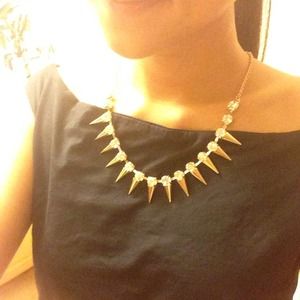 ⛔Reduced!!⛔Spiked crystal statement necklace