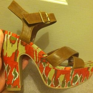 Cute coral heels! Lightly worn
