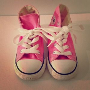 Toddler size 7 pink converse high top