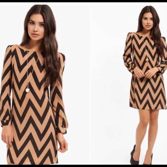 💜💜SOLD💜💜 chevron shift dress size small!