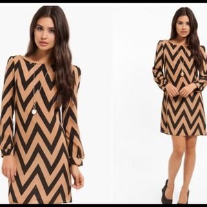 💜💜SOLD💜💜 chevron shift dress size small!