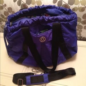 Lululemon large blue tote with yoga mat carrier