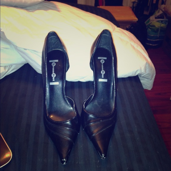 Pointy toe heels