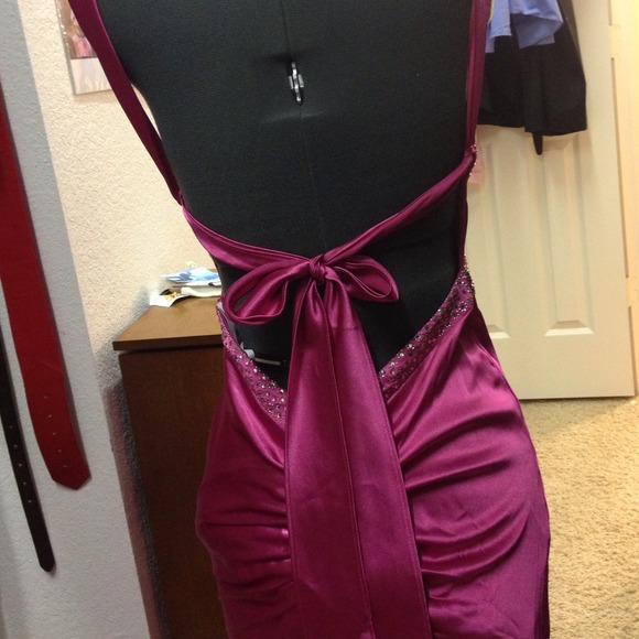 Beautiful formal gown - Picture 4 of 4