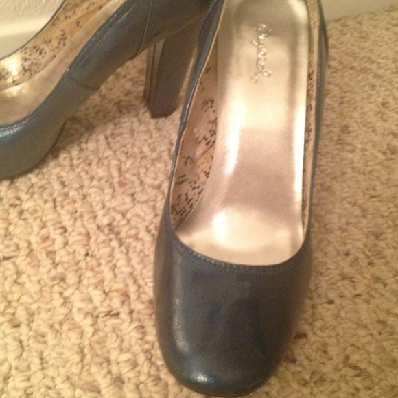Teal quips high heels - Picture 1 of 4