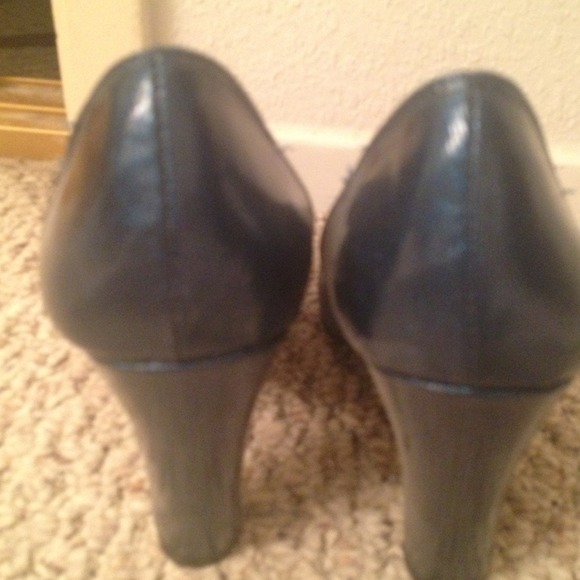 Teal quips high heels - Picture 2 of 4