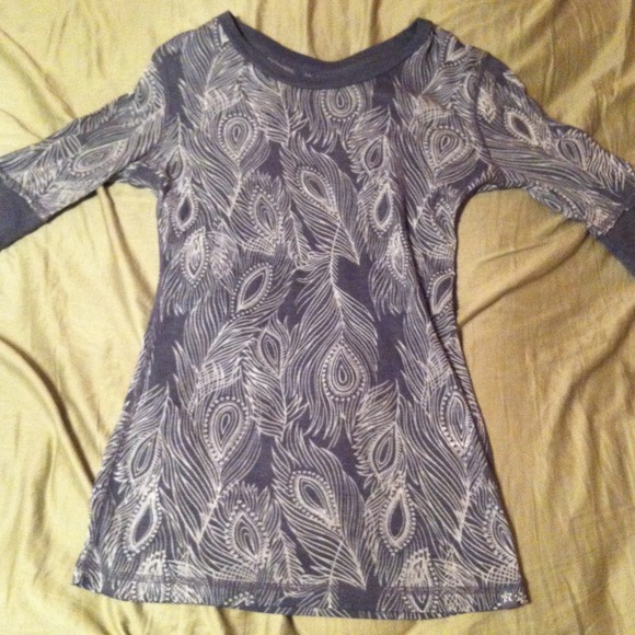 Semi sheer burnout top, size med