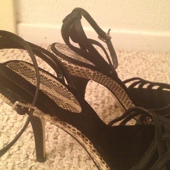 Heels - Picture 2 of 4