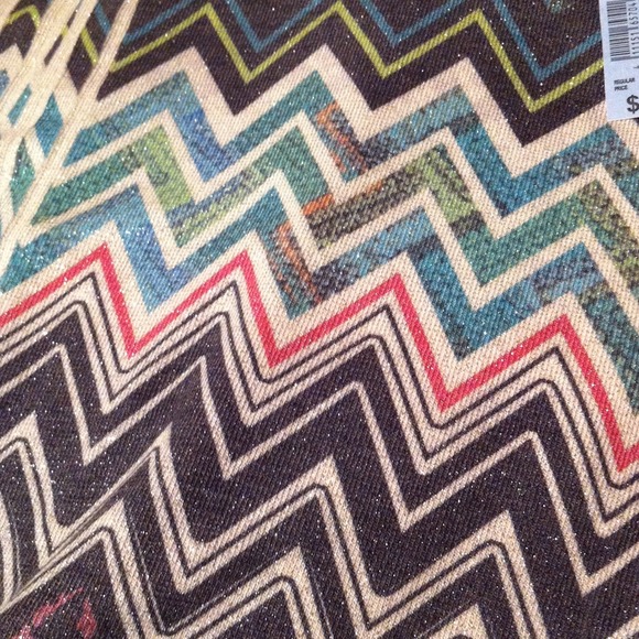 Sparkly chevron top, extra large, nwt!! - Picture 3 of 3