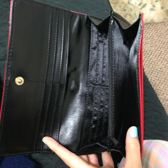 Red wallet - Picture 3 of 4