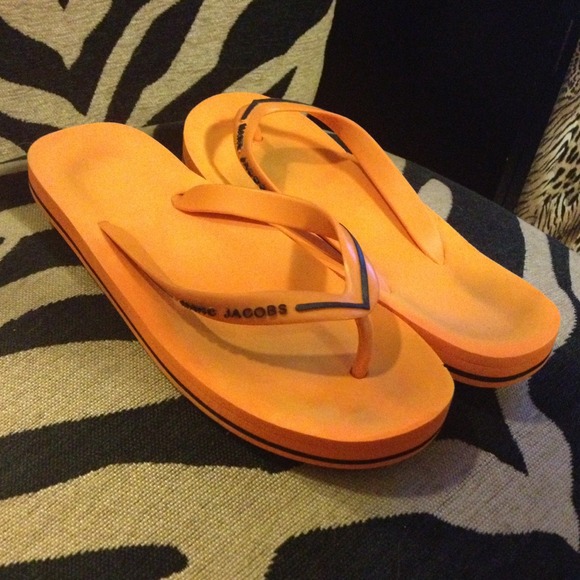 SOLD! Marc By Marc Jacobs Flip Flop Sandals Orange - Picture 2 of 4