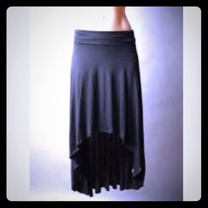 NWOT- Black high/low maxi skirt 💕