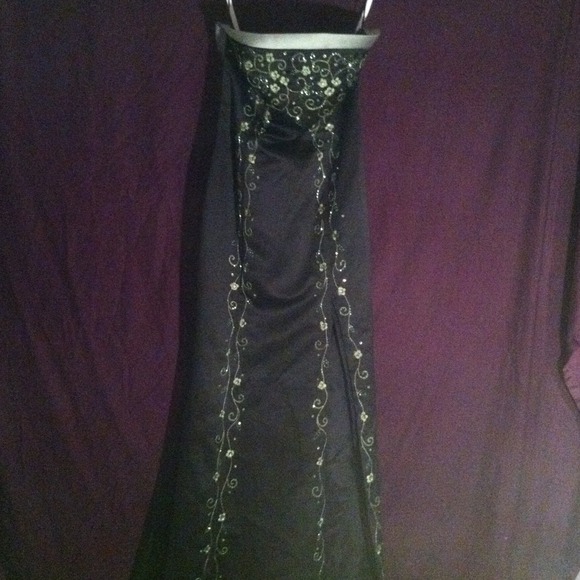 Prom dress - Picture 3 of 4