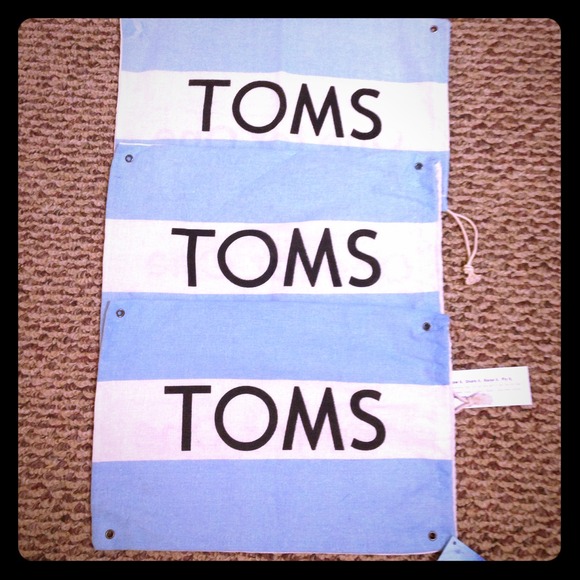 TOMS set of 3 dust bags