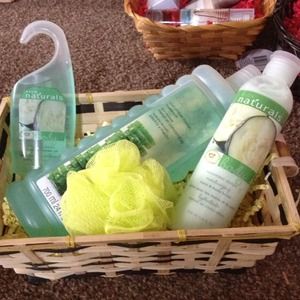 Avon cucumber melon basket