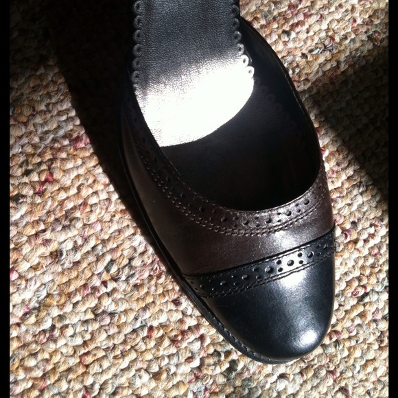 BCBGirls Two Toned Spectator D'Orsay Pumps - Picture 4 of 4