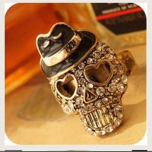 Reduced! Brand new skull ring
