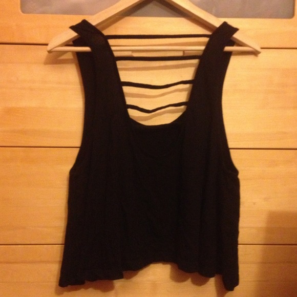 🚫🚫SOLD🚫🚫Open Back tank w/visible styled string - Picture 2 of 3