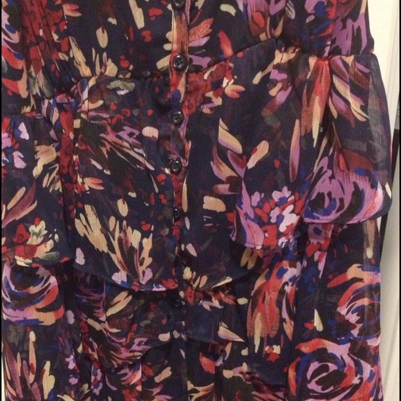 🚫🚫Bundled🚫🚫BCBGeneration Tiered Flower Dress - Picture 3 of 4