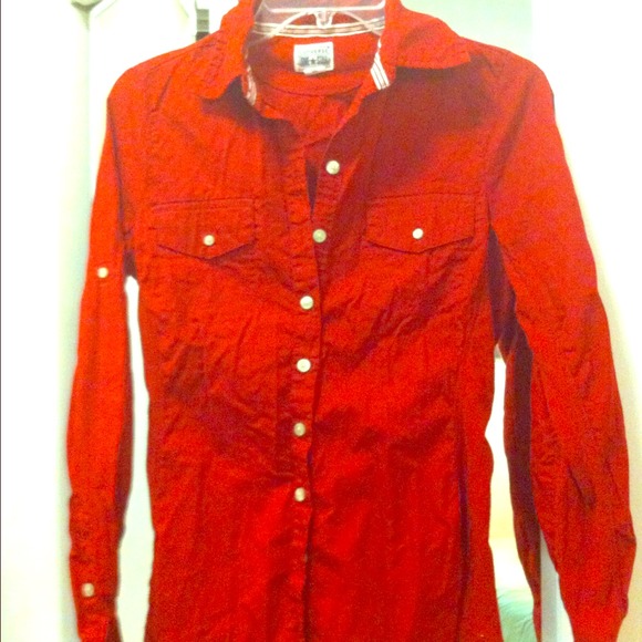 Converse Red long sleeve shirt 😍
