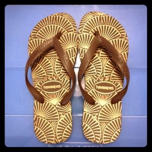 NWOT Havaianas flip flops
