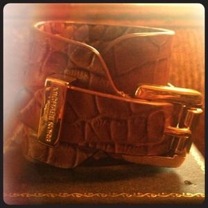 Michael Cors 100%,genuine leather wrap cuff