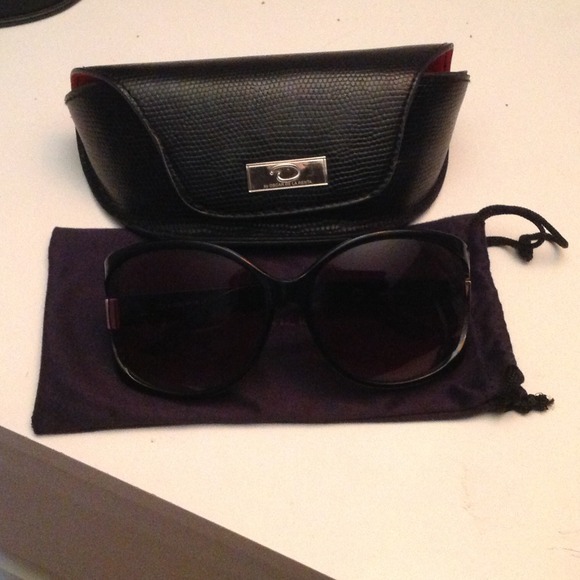 😎OSCAR DE LA RENTA SUNGLASSES 😎 - Picture 1 of 4