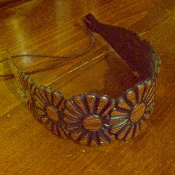 Wood inspired flexible headband