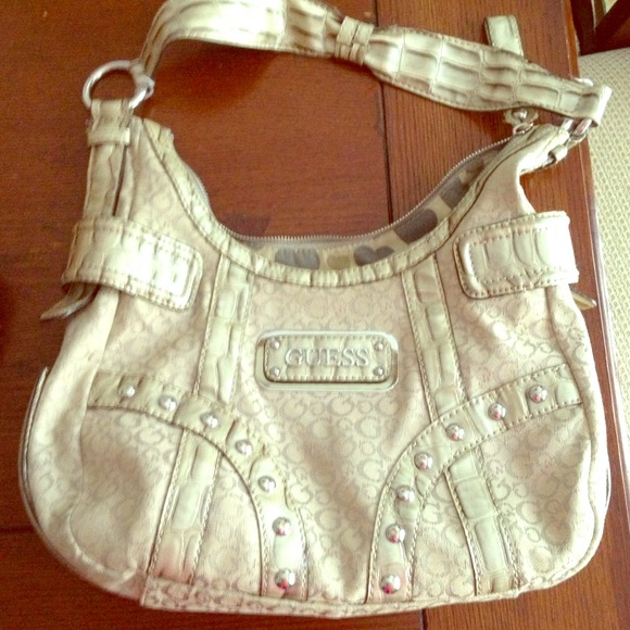 AUTHENTIC GUESS - Picture 1 of 3