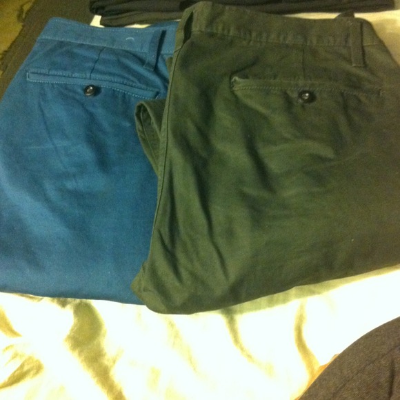 2 pairs of men's Gap khaki pants