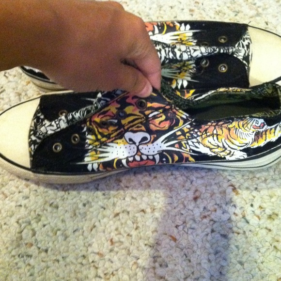 👇Reduced👇Men's slip on Ed hardys!