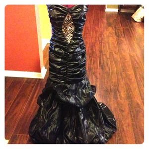 Black Strapless Mermaid Formal Dress