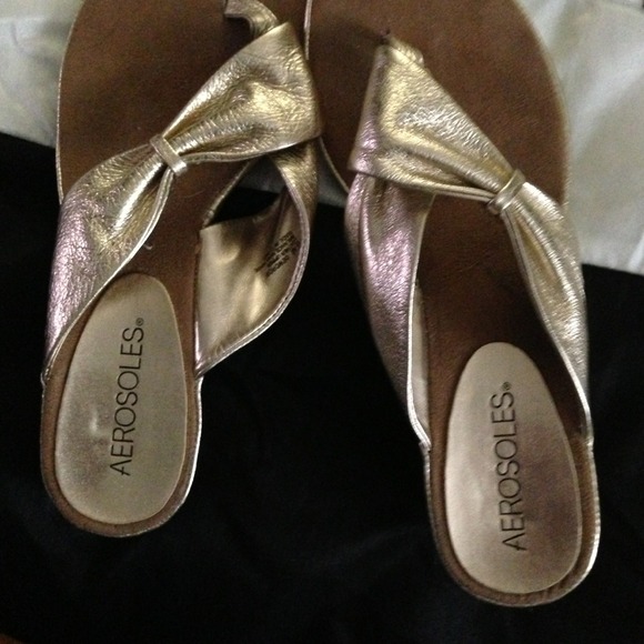 Gold Aerosoles size 6