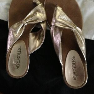Gold Aerosoles size 6