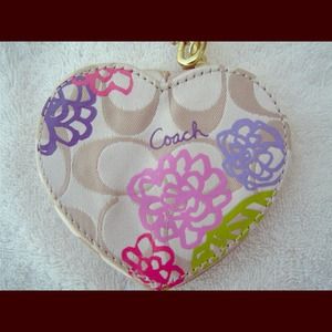 ***REDUCED*** Coach Daisy Appliqué Coin Purse