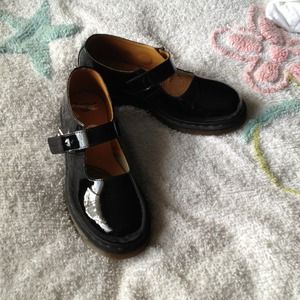ON HOLD Dr. Martens Patent Leather BlaCK 10