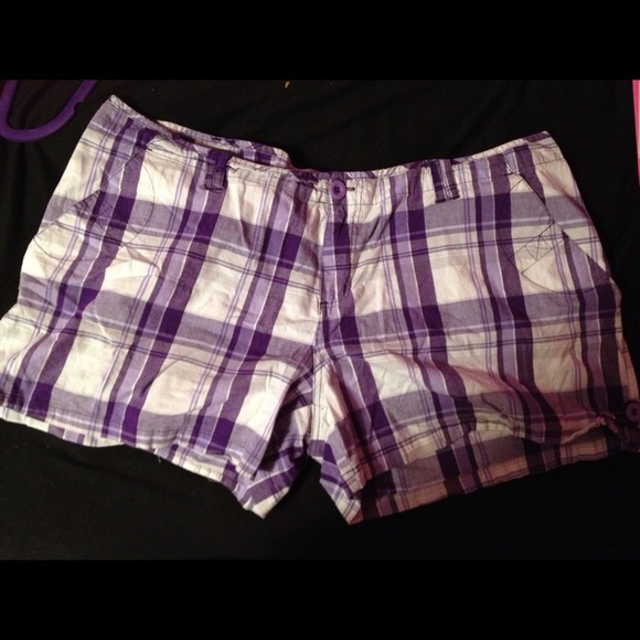 🚫🚫Purple and white plaid shorts SOLD🚫🚫